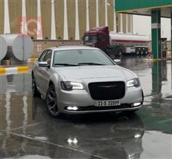 کرایسلەر 300